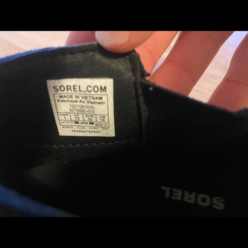 Sorel black boot only worn once